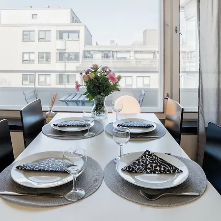 Kotimaailma - Kivenhakkaajankatu 3 *